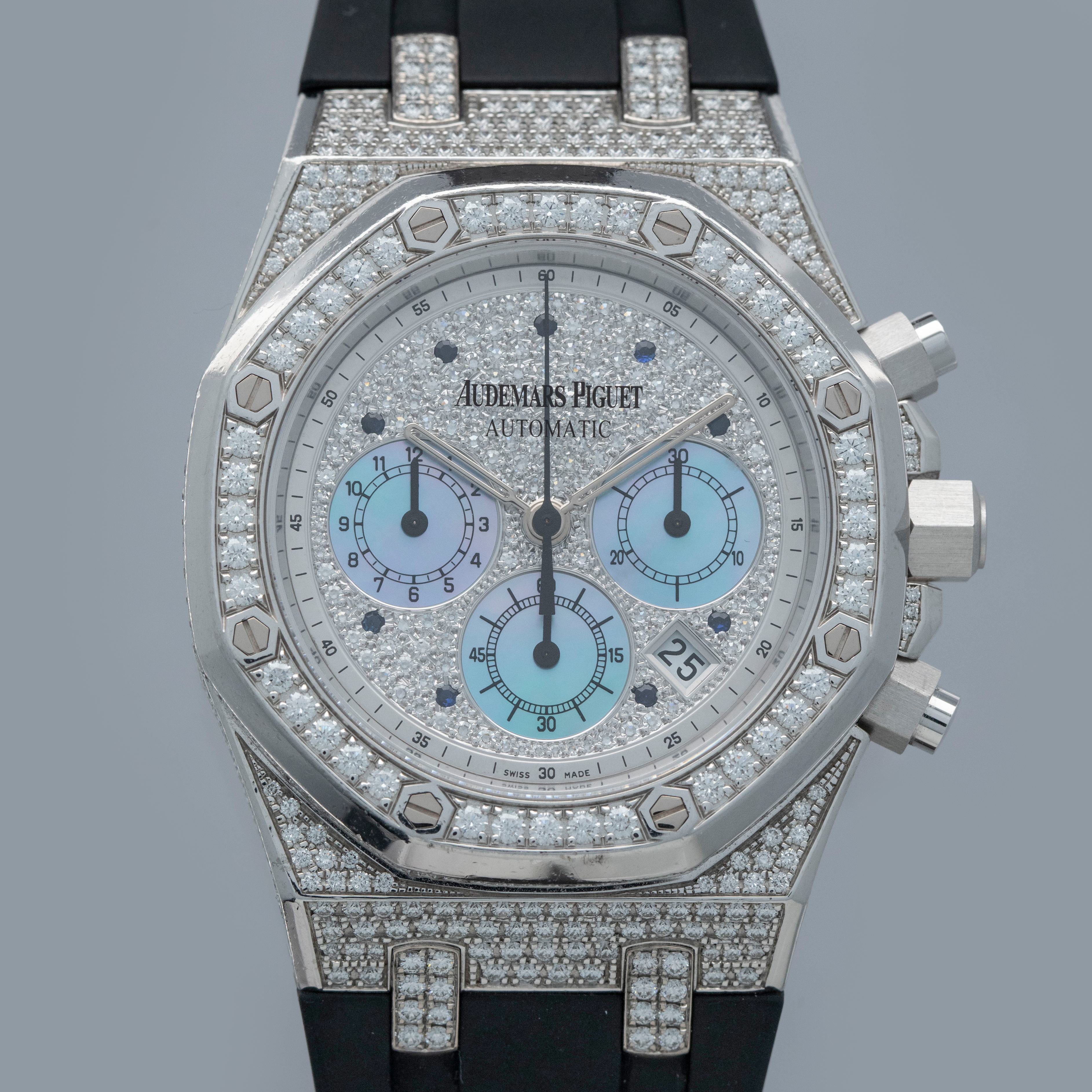 Audemars Piguet Audemars Piguet Royal Oak Chronograph 26068BC.ZZ.D002CR.01 Pave Diamond Case Diamond MOP Dial 18k WG