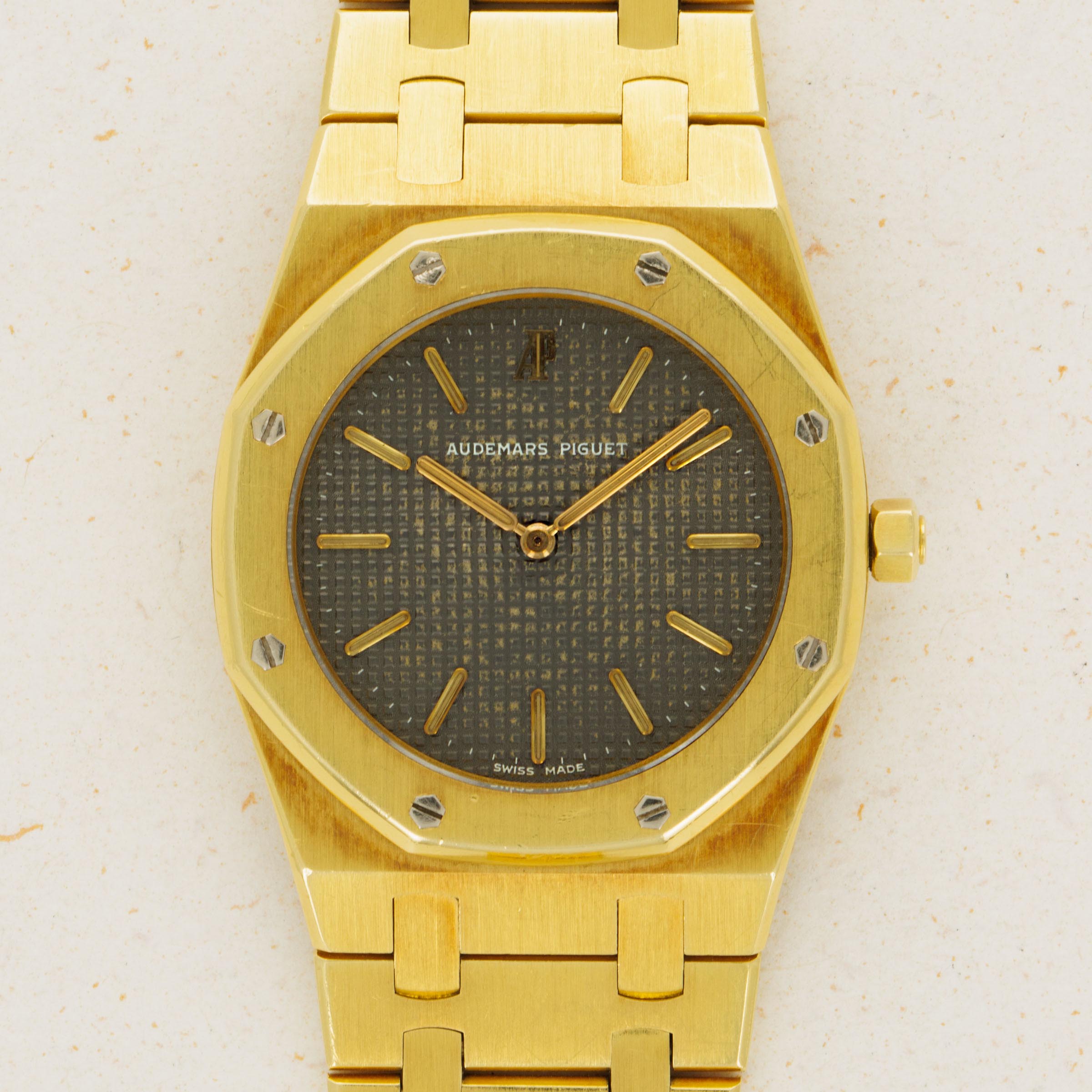 Audemars Piguet Audemars Piguet Royal Oak 18k YG Quartz 6143BA with Original Guarantee
