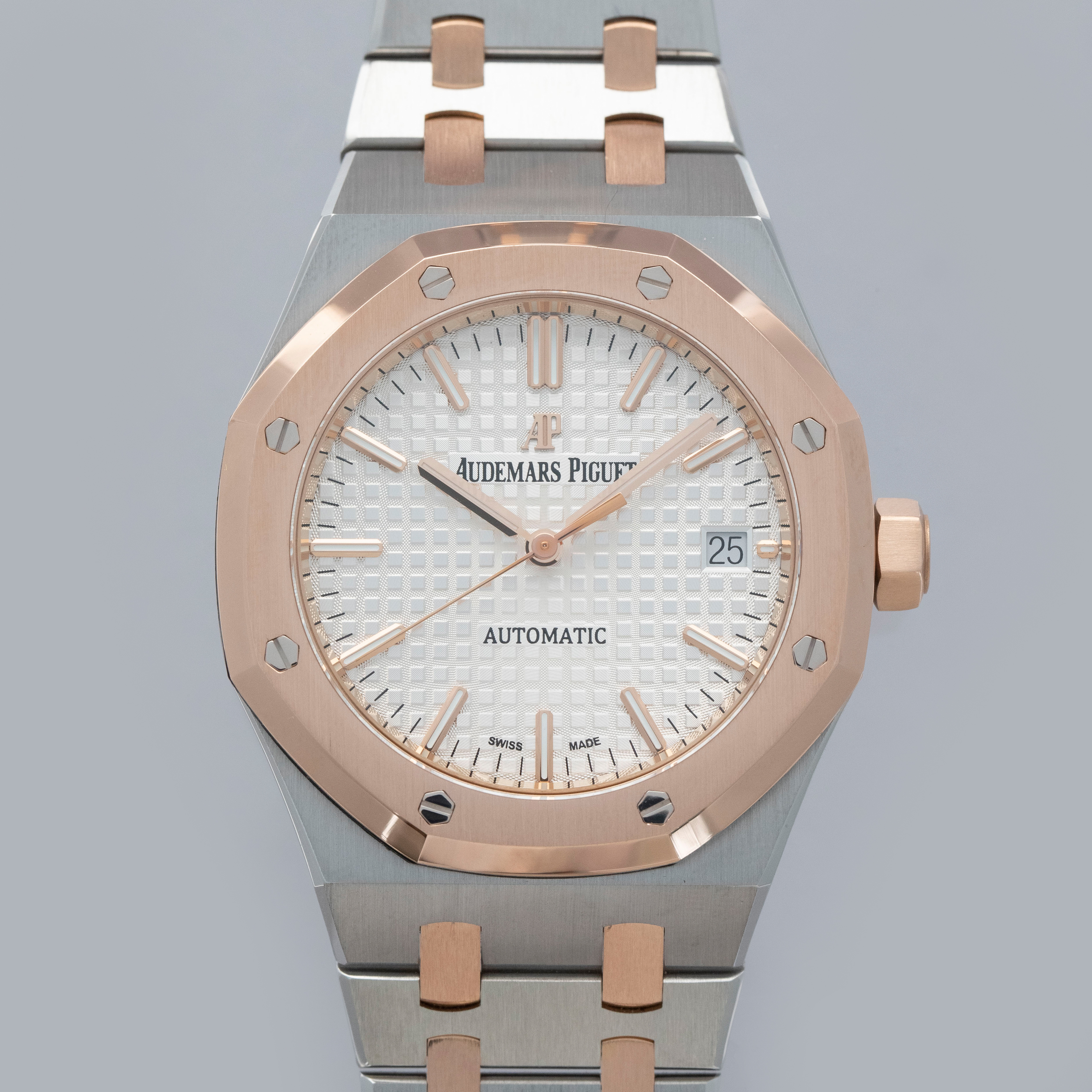 Audemars Piguet Audemars Piguet Royal Oak 15450SR.OO.1256SR.01 18k RG and Steel